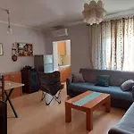 Apartamento Next To Blloku Lovely Apartment-comodissimo Centro Tirana