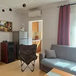 Next To Blloku Lovely Apartment-comodissimo Centro Tirana