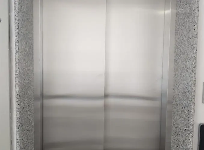 Next To Blloku Lovely Apartment-comodissimo Centro * 地拉那