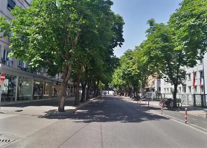 Next To Blloku Lovely Apartment-comodissimo Centro דירה *