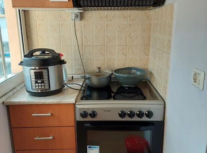 Next To Blloku Lovely Apartment-comodissimo Centro דירה *