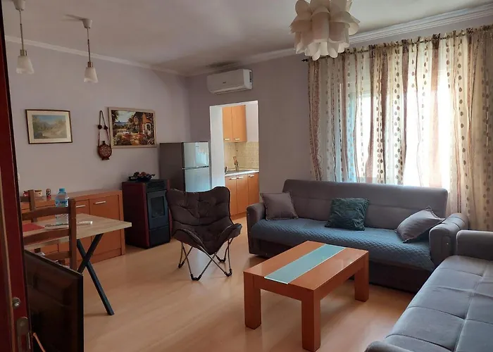 דירה Next To Blloku Lovely Apartment-comodissimo Centro טיראנה