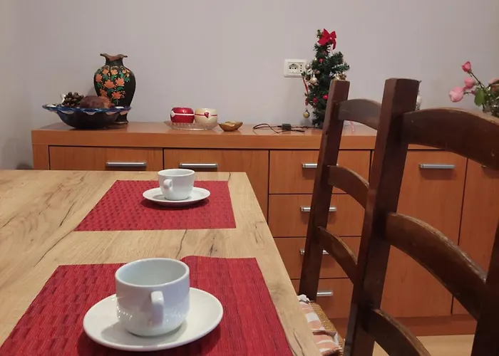 Next To Blloku Lovely Apartment-comodissimo Centro 公寓 *