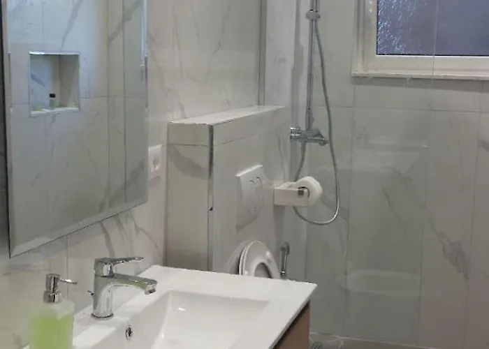 Next To Blloku Lovely Apartment-comodissimo Centro *