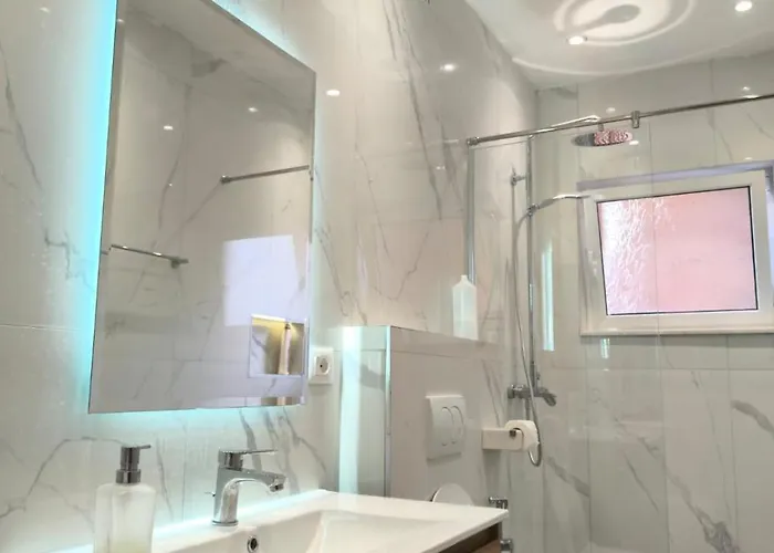 Next To Blloku Lovely Apartment-comodissimo Centro * Tirana